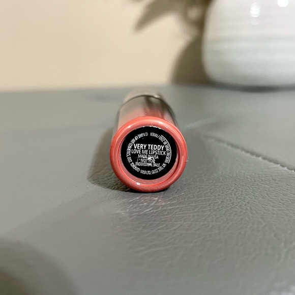 MAC Love Me Lipstick VERY TEDDY Limited Edition DISCONTINUED Full Size NWOB - Picture 3 of 4